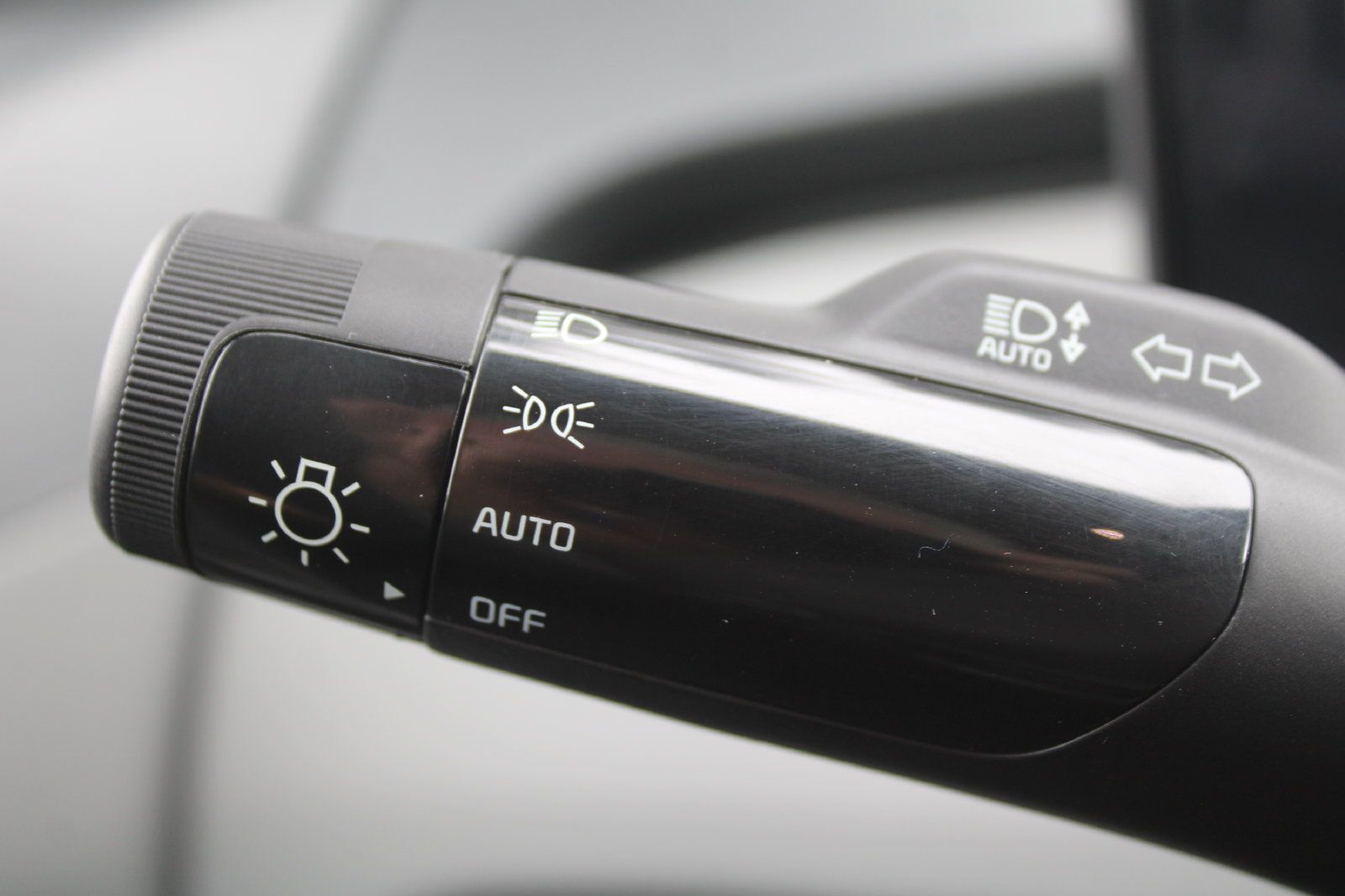 New 2027 Kia EV3 Wind FWD image 29