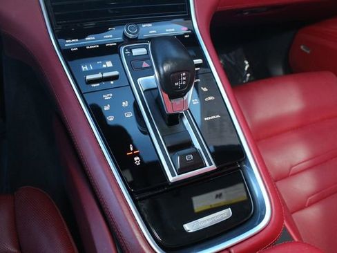 Used 2018 Porsche Panamera 4 image 17