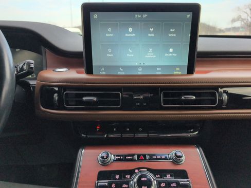 Used 2021 Lincoln Aviator Reserve image 25