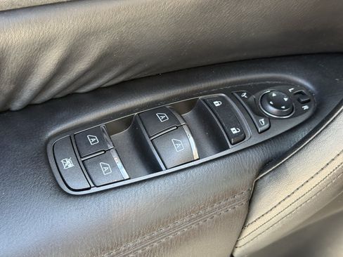 Used 2024 Nissan Armada SV AWD/4WD image 27