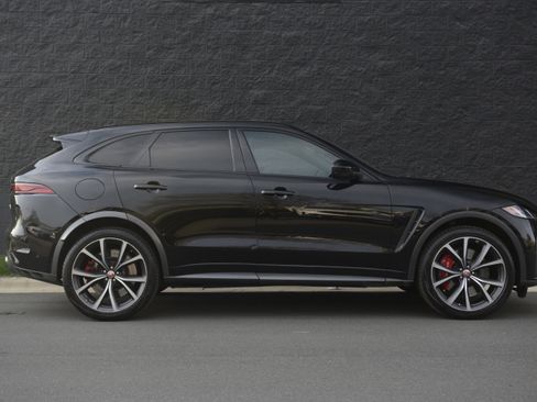 Used 2021 Jaguar F-PACE SVR image 8