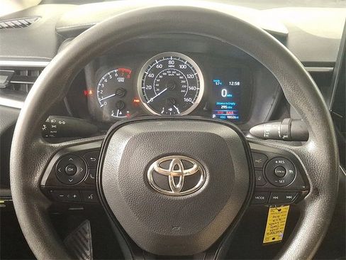 Used 2022 Toyota Corolla LE image 19
