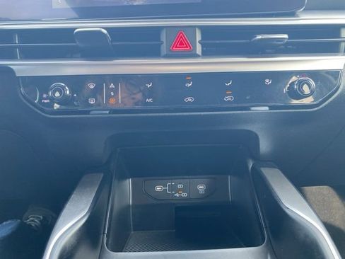 Used 2024 Kia Sorento LX image 43