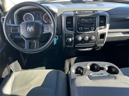 Used 2017 RAM 1500 Express image 3