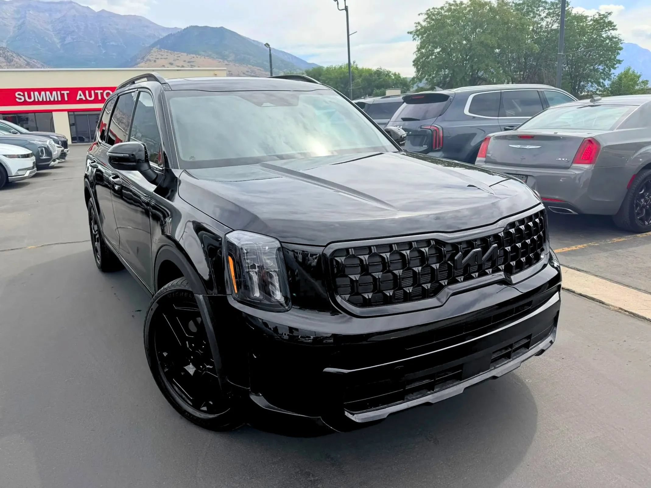 Used 2025 Kia Telluride EX X-Line AWD/4WD image 2