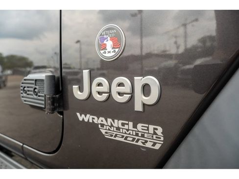 Used 2020 Jeep Wrangler Unlimited Sport AWD/4WD image 36