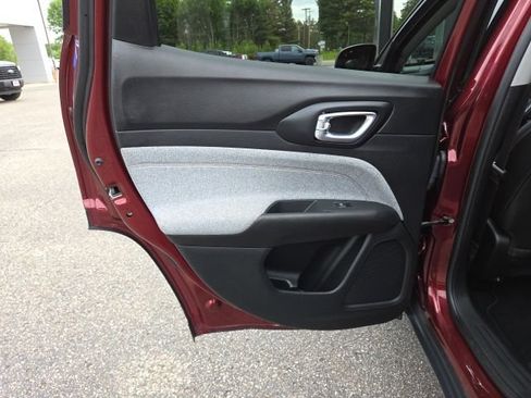 Used 2022 Jeep Compass Latitude AWD/4WD image 40