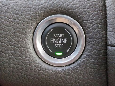 Used 2023 GMC Yukon Denali image 28