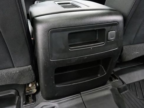 Used 2019 GMC Sierra 2500 SLT w/ Driver Alert Package AWD/4WD image 21