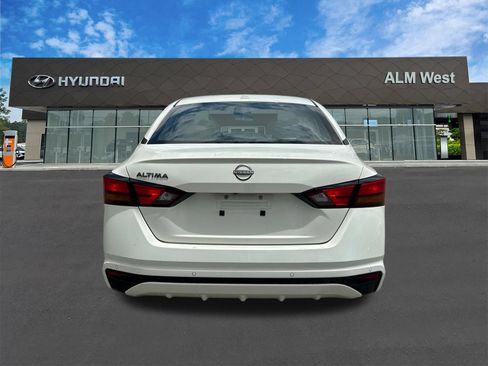 Used 2025 Nissan Altima 2.5 SV FWD image 6