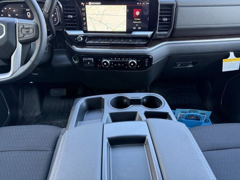 New 2026 GMC Sierra 1500 SLE image 18