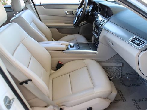 Used 2014 Mercedes-Benz E 350 4MATIC Sport Wagon image 22