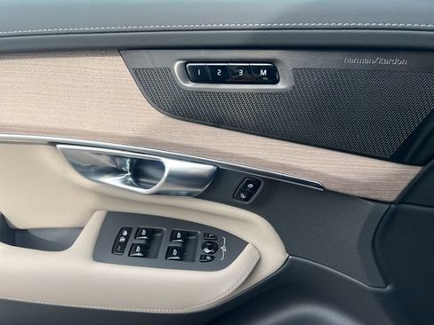 New 2026 Volvo XC90 T8 Plus w/ Protection Package Premier image 23