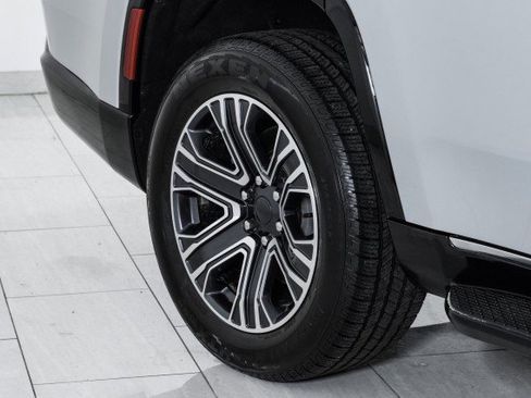 Used 2024 Jeep Wagoneer Series II image 65