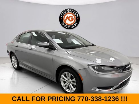 Used 2017 Chrysler 200 Limited Platinum FWD image 1