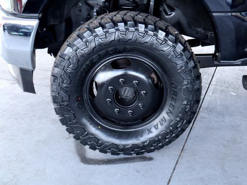 Used 2017 Ford F350 Lariat w/ Chrome Package image 12