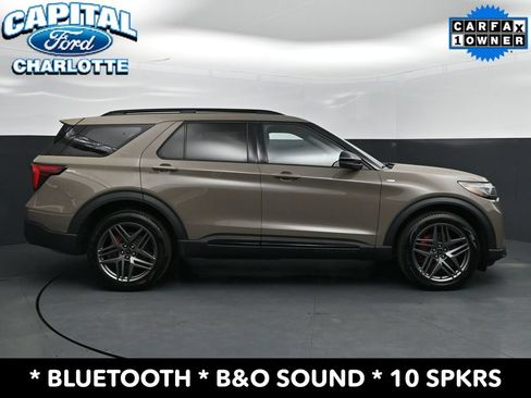 Used 2026 Ford Explorer ST-Line w/ ST-Line Street Pack AWD/4WD image 9