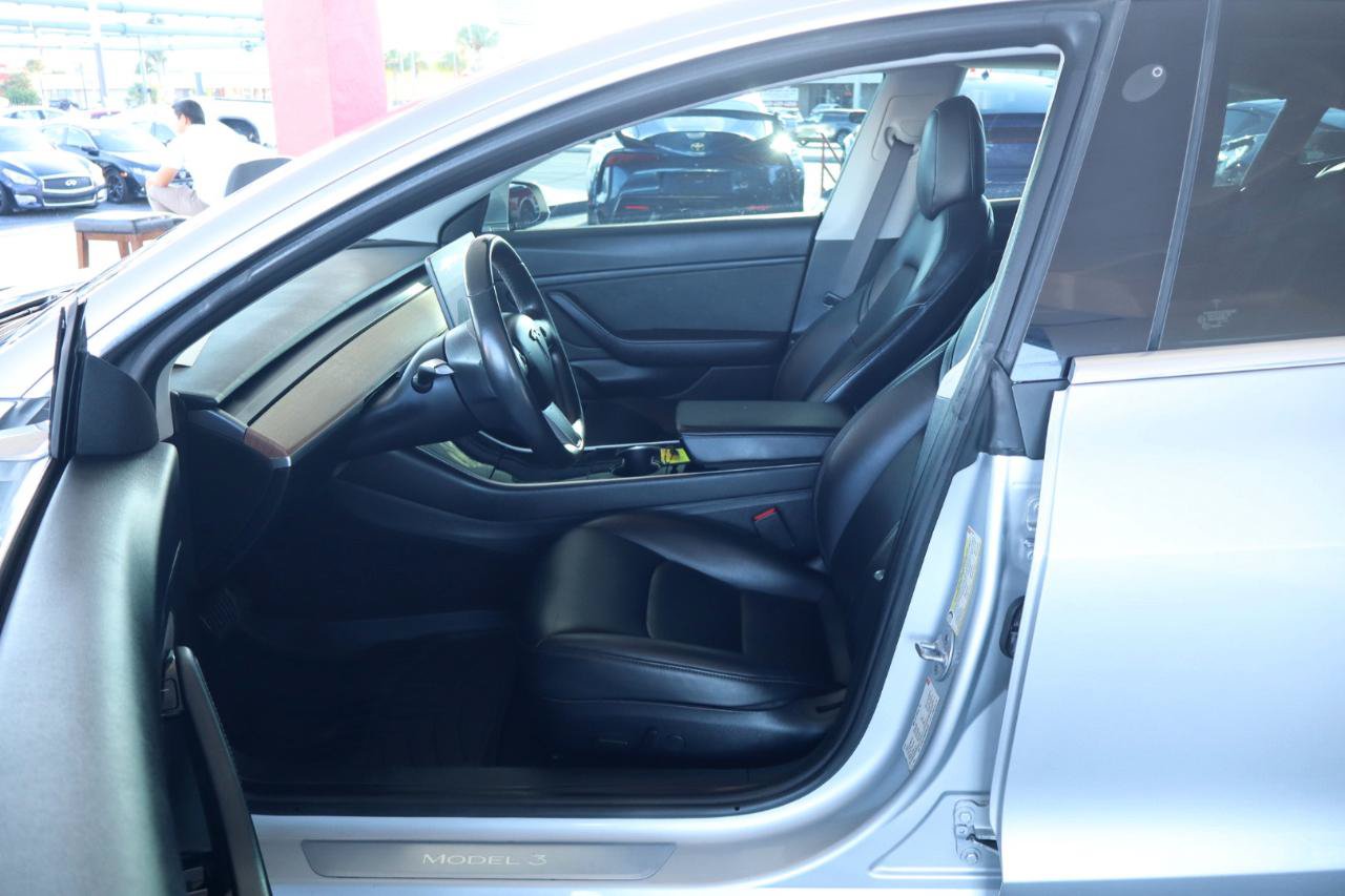 Used 2018 Tesla Model 3 Long Range RWD image 15