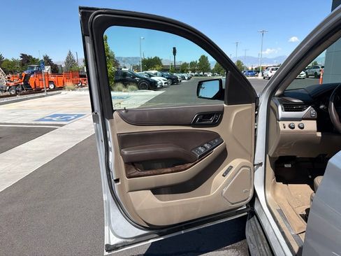 Used 2018 Chevrolet Tahoe LT AWD/4WD image 11