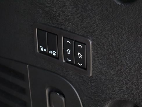 Used 2020 Cadillac Escalade Premium Luxury RWD image 31