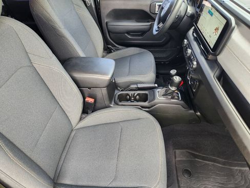 Used 2025 Jeep Wrangler Unlimited Sport AWD/4WD image 14