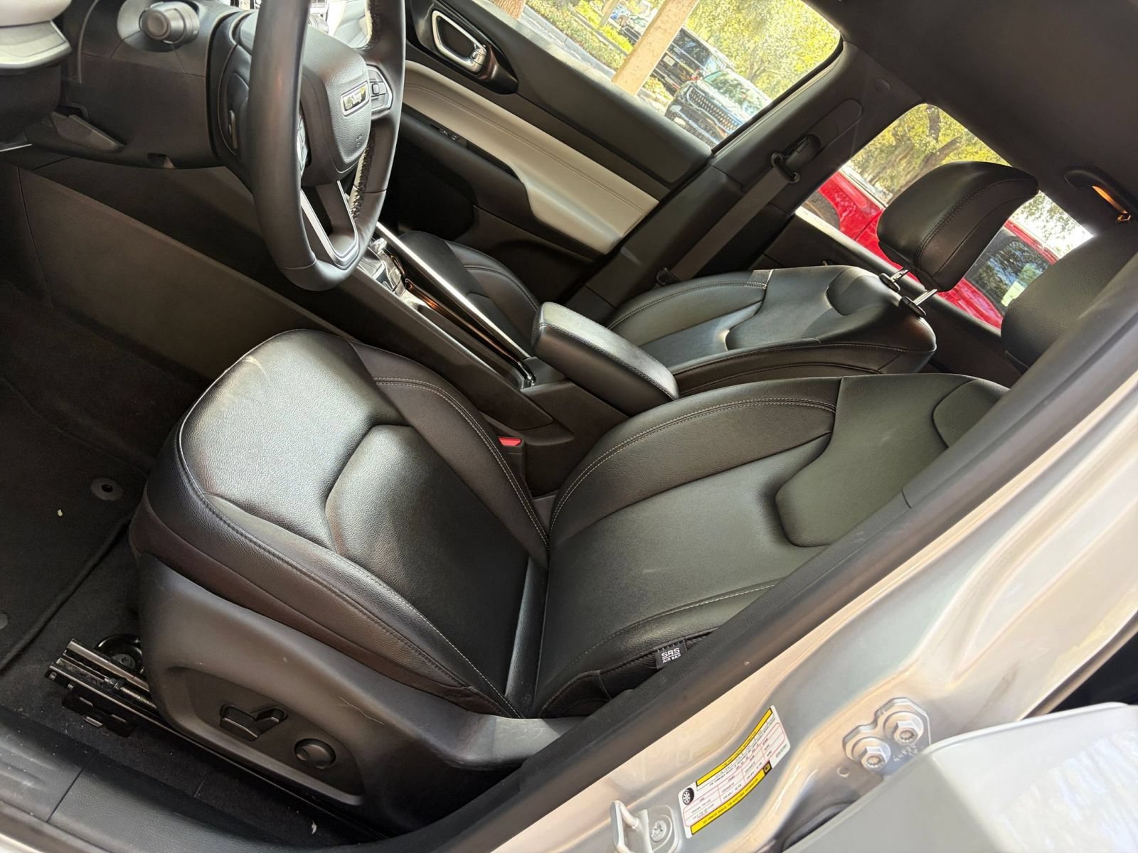 Used 2025 Jeep Compass Limited AWD/4WD image 35