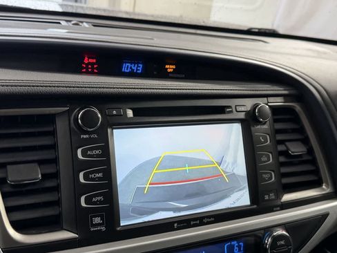 Used 2017 Toyota Highlander Limited image 22