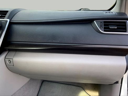 Used 2017 Toyota Camry LE FWD image 18