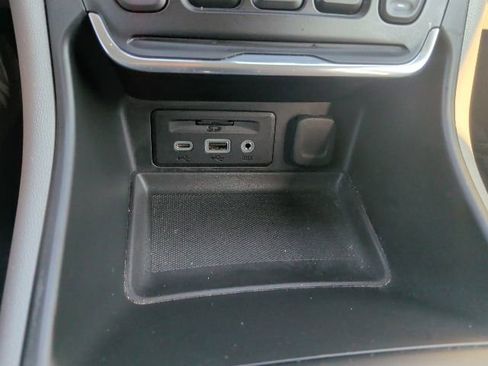 Used 2021 GMC Terrain SLT w/ Infotainment Package II image 23