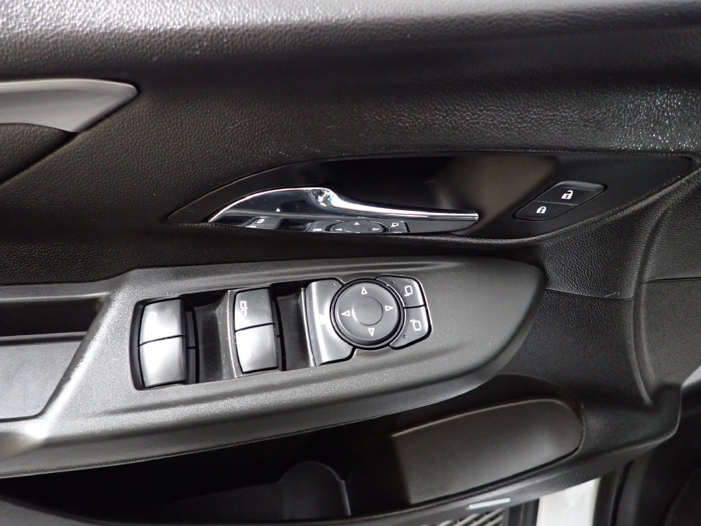 Used 2022 Chevrolet Bolt LT w/ Infotainment Package FWD image 22