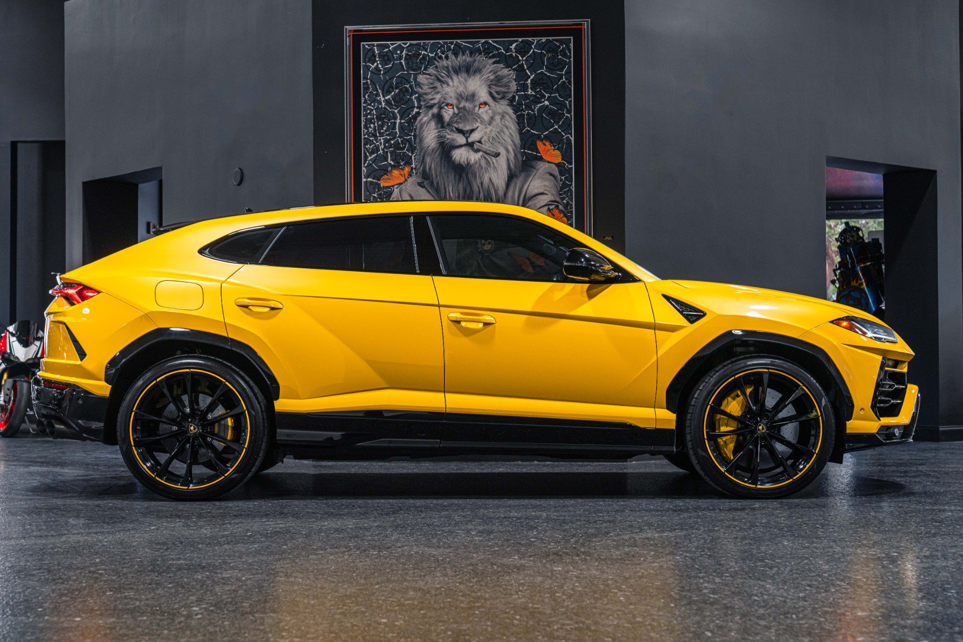 Used 2021 Lamborghini Urus AWD/4WD image 47