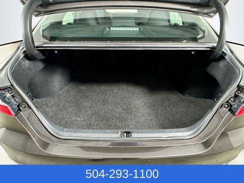 Used 2018 Toyota Camry LE image 22