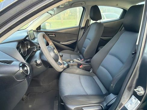 Used 2018 Toyota Yaris iA FWD image 5