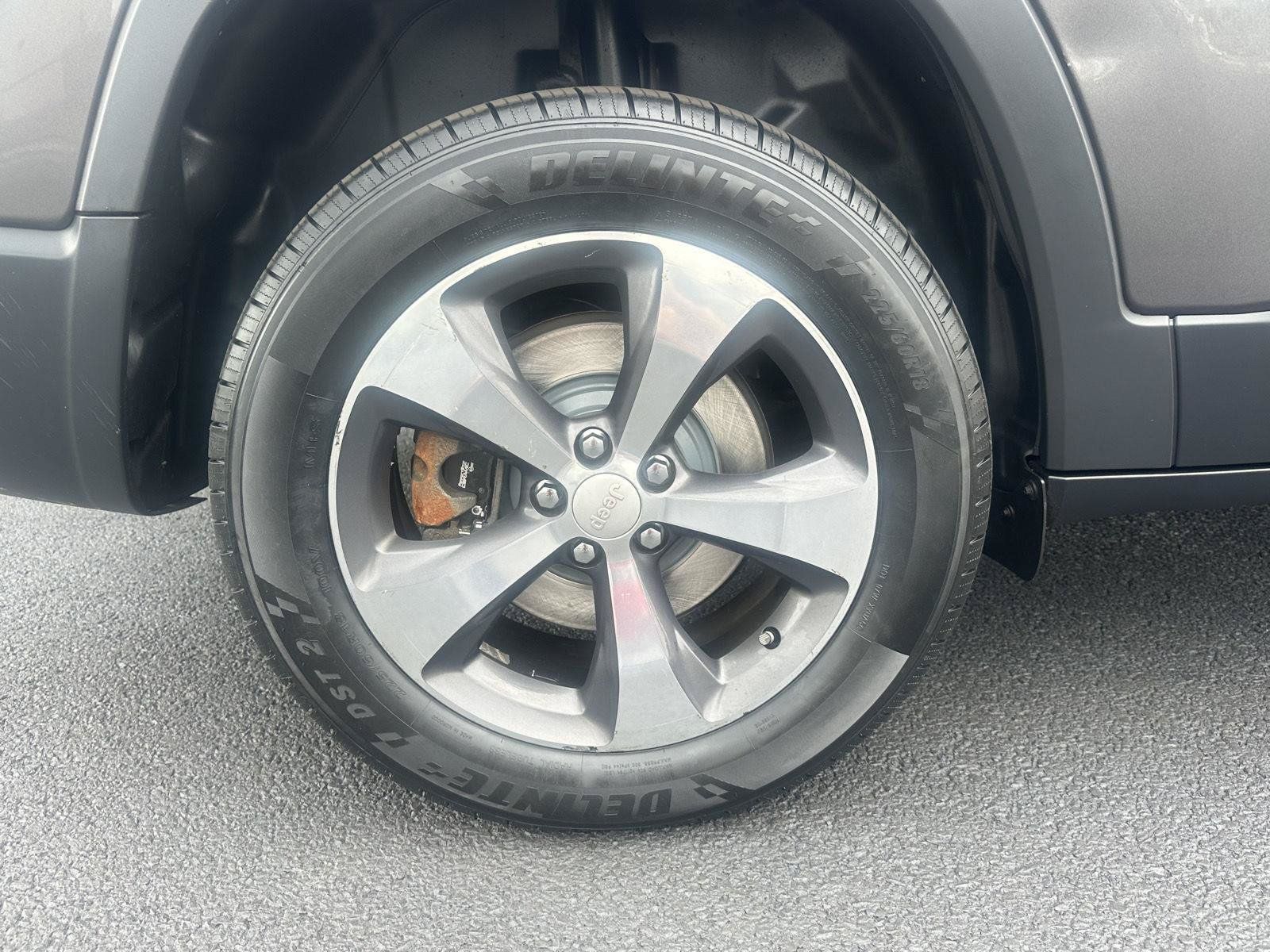 Used 2019 Jeep Cherokee Limited AWD/4WD image 16