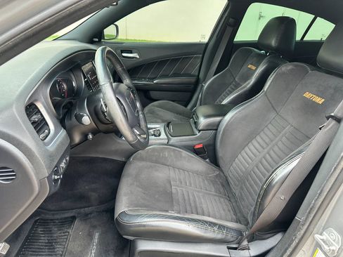 Used 2017 Dodge Charger R/T RWD image 15