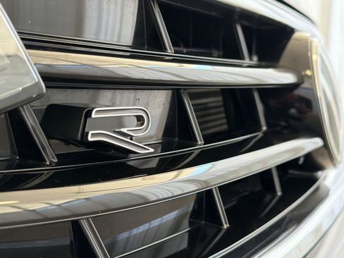 Used 2023 Volkswagen Tiguan SE R-Line image 37