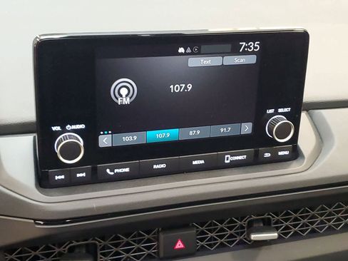 Certified 2025 Honda Accord SE image 5