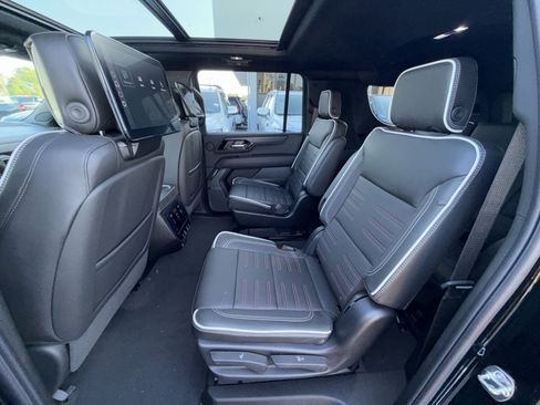 New 2026 GMC Yukon XL AT4 Ultimate AWD/4WD image 25