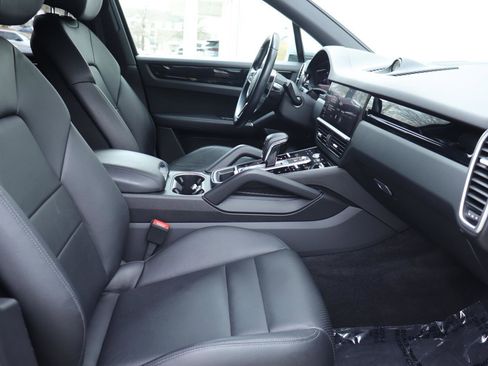Used 2021 Porsche Cayenne image 20