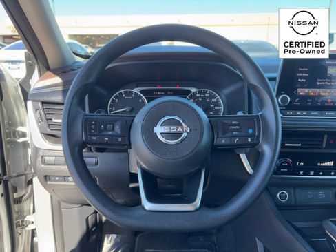 Certified 2023 Nissan Rogue SV image 18