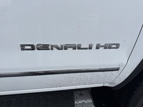 Used 2017 GMC Sierra 2500 Denali w/ Duramax Plus Package image 11