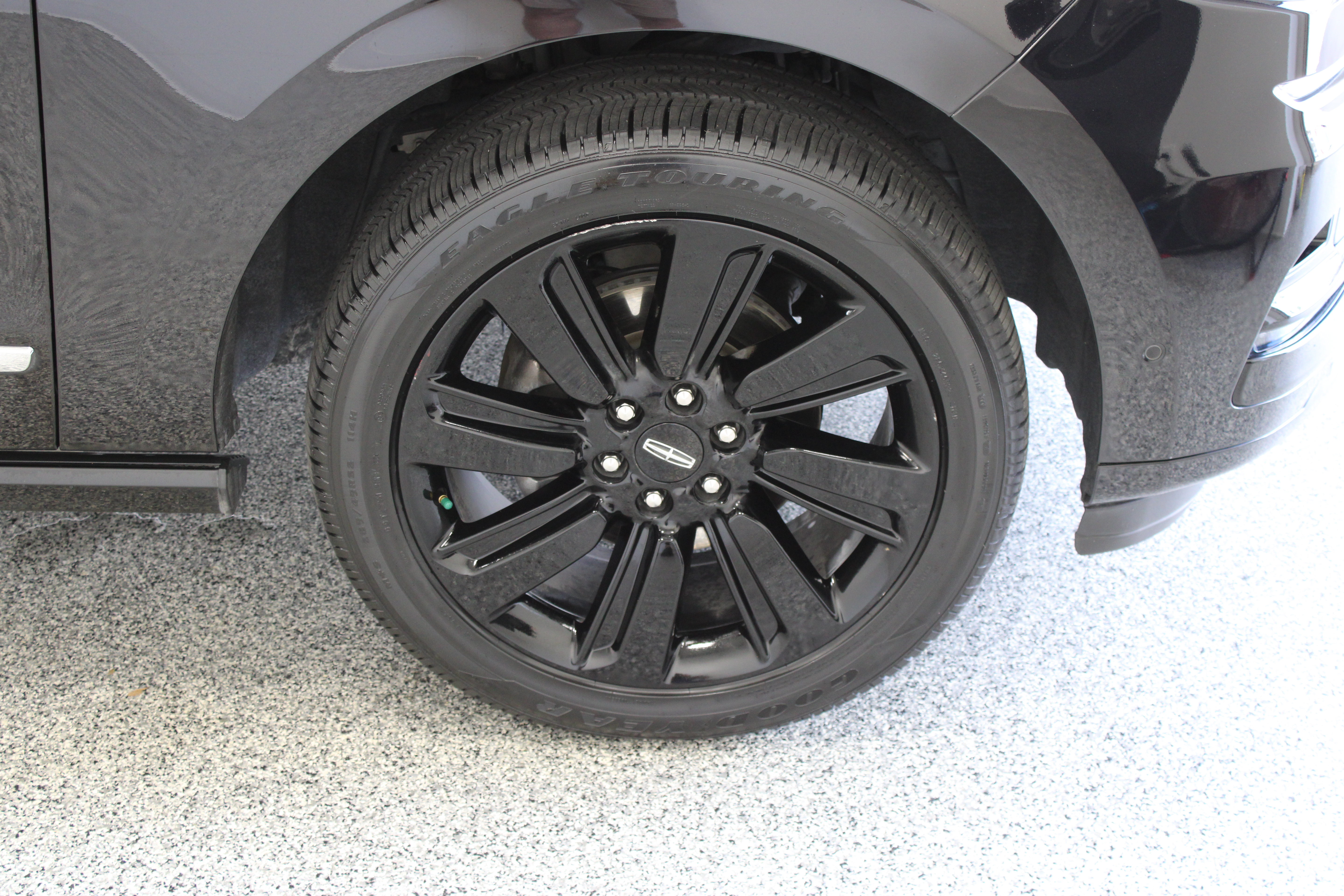 Used 2024 Lincoln Navigator Reserve AWD/4WD image 5