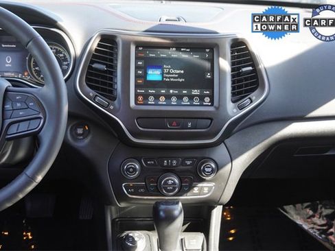 Used 2022 Jeep Cherokee Trailhawk image 18