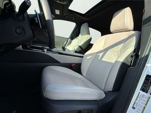 Used 2025 Lexus RX 350 Premium Plus image 10