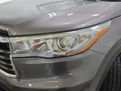 Used 2016 Toyota Highlander XLE image 30