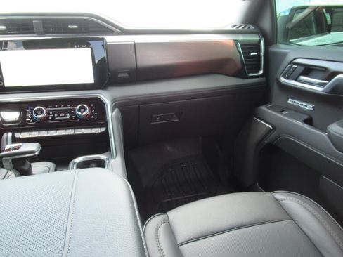 Used 2026 GMC Sierra 1500 Denali AWD/4WD image 16