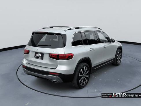 Used 2022 Mercedes-Benz GLB 250 4MATIC w/ Premium Package Lite image 4