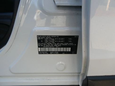 Used 2016 Toyota RAV4 LE image 10