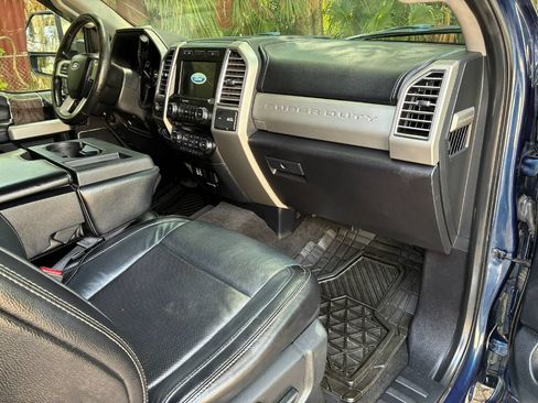 Used 2017 Ford F250 Lariat w/ Lariat Ultimate Package AWD/4WD image 15