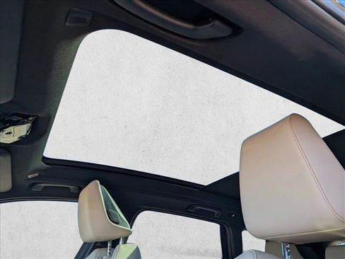 Used 2025 BMW X3 xDrive30i w/ Premium Package image 16